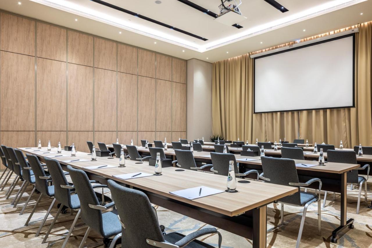 Апарт отель Citadines Абха Экстерьер фото Meeting room
